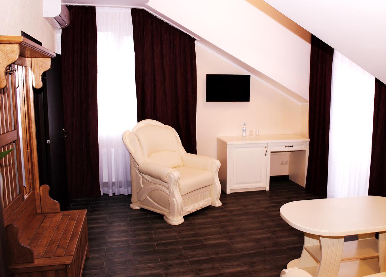Hotel Restaurant Complex Roman'S Vishenki (Kiev) Exterior foto